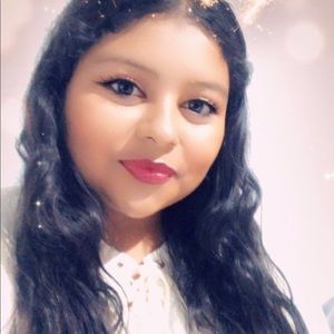 Meet your Posher, Alejandra